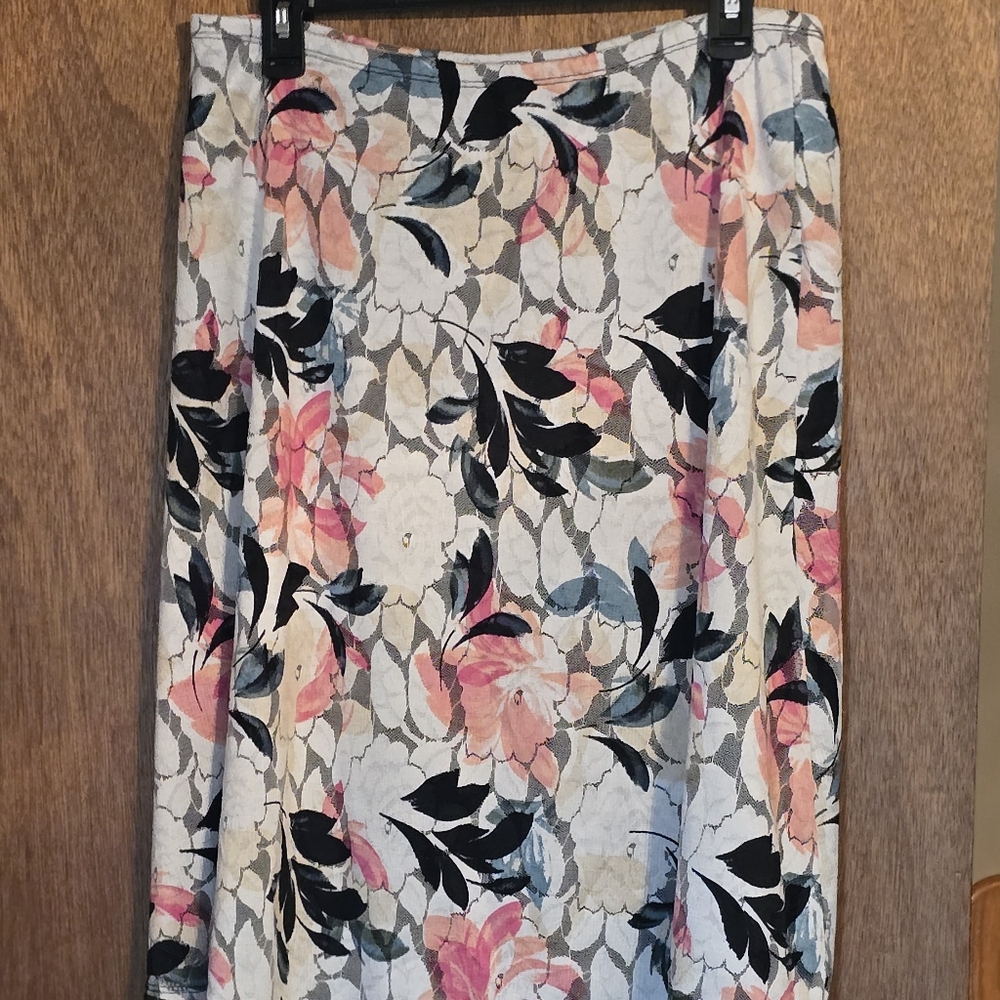 Passport Black and Pink Pencil Skirt Knee-Length Casual